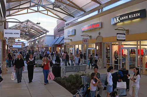 أفضل 10 أوت ليت في العالم | أفضل الأوت ليت للتسوق 2025